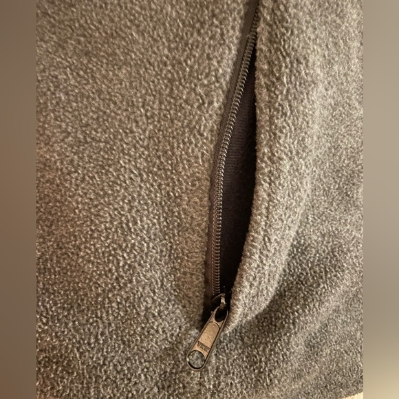 Columbia Zip Front Jacket - Like New - Size Medium - Picture 3 of 10